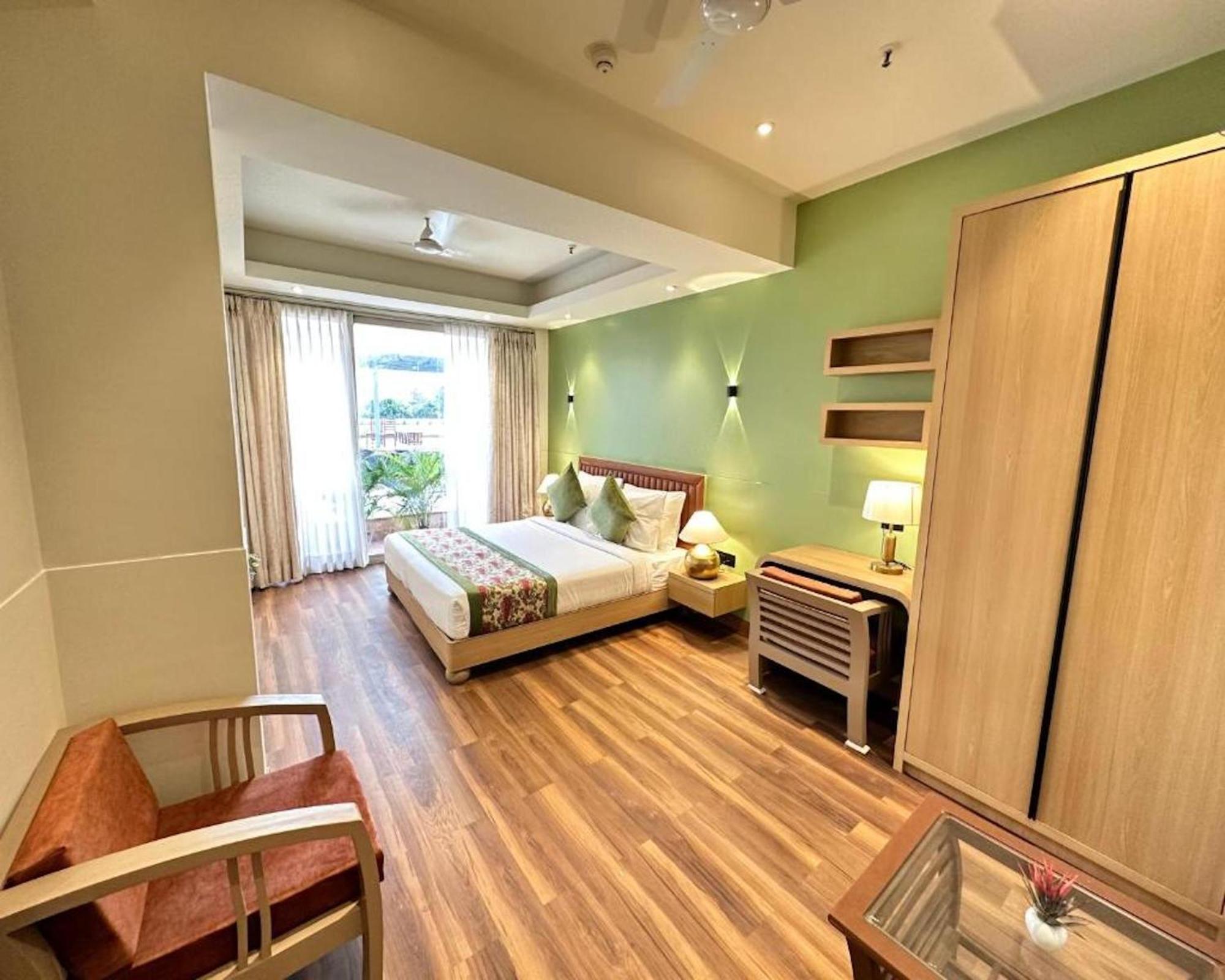Crown Hotel Agra Near Taj Mahal מראה חיצוני תמונה