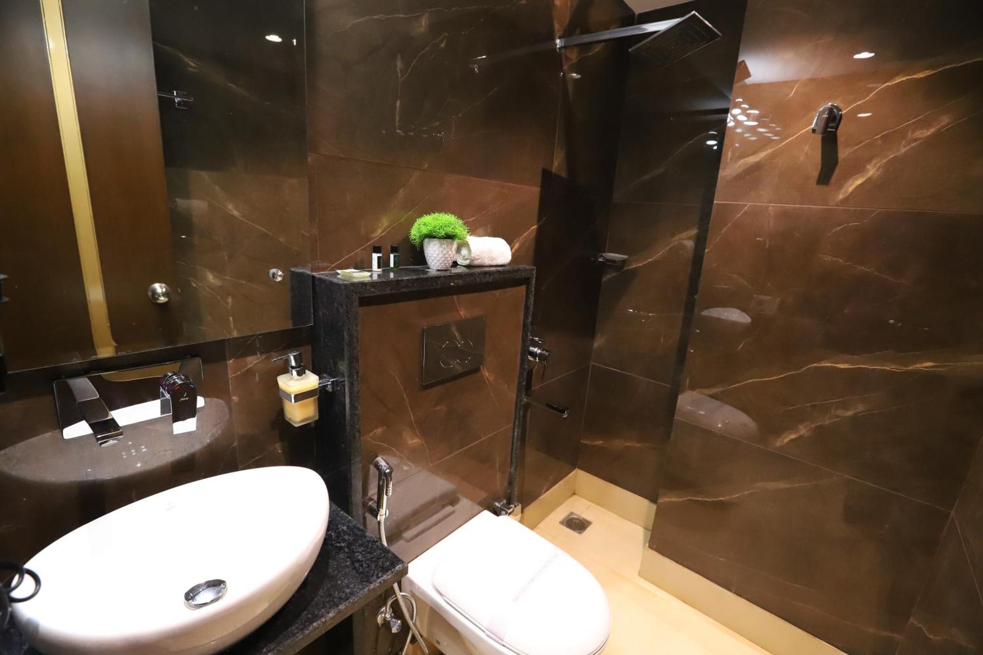 Crown Hotel Agra Near Taj Mahal מראה חיצוני תמונה