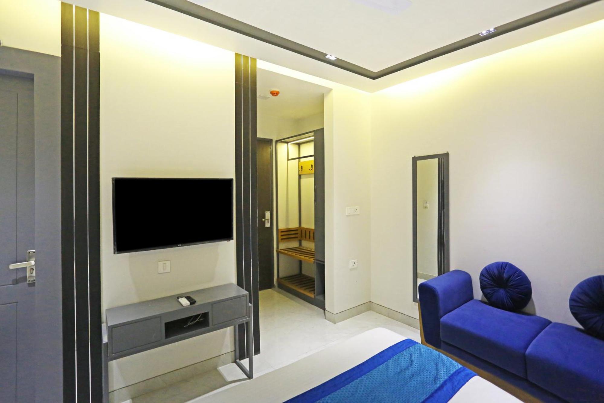Crown Hotel Agra Near Taj Mahal מראה חיצוני תמונה
