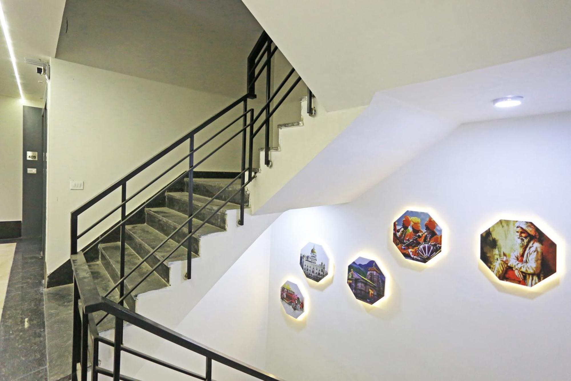Crown Hotel Agra Near Taj Mahal מראה חיצוני תמונה