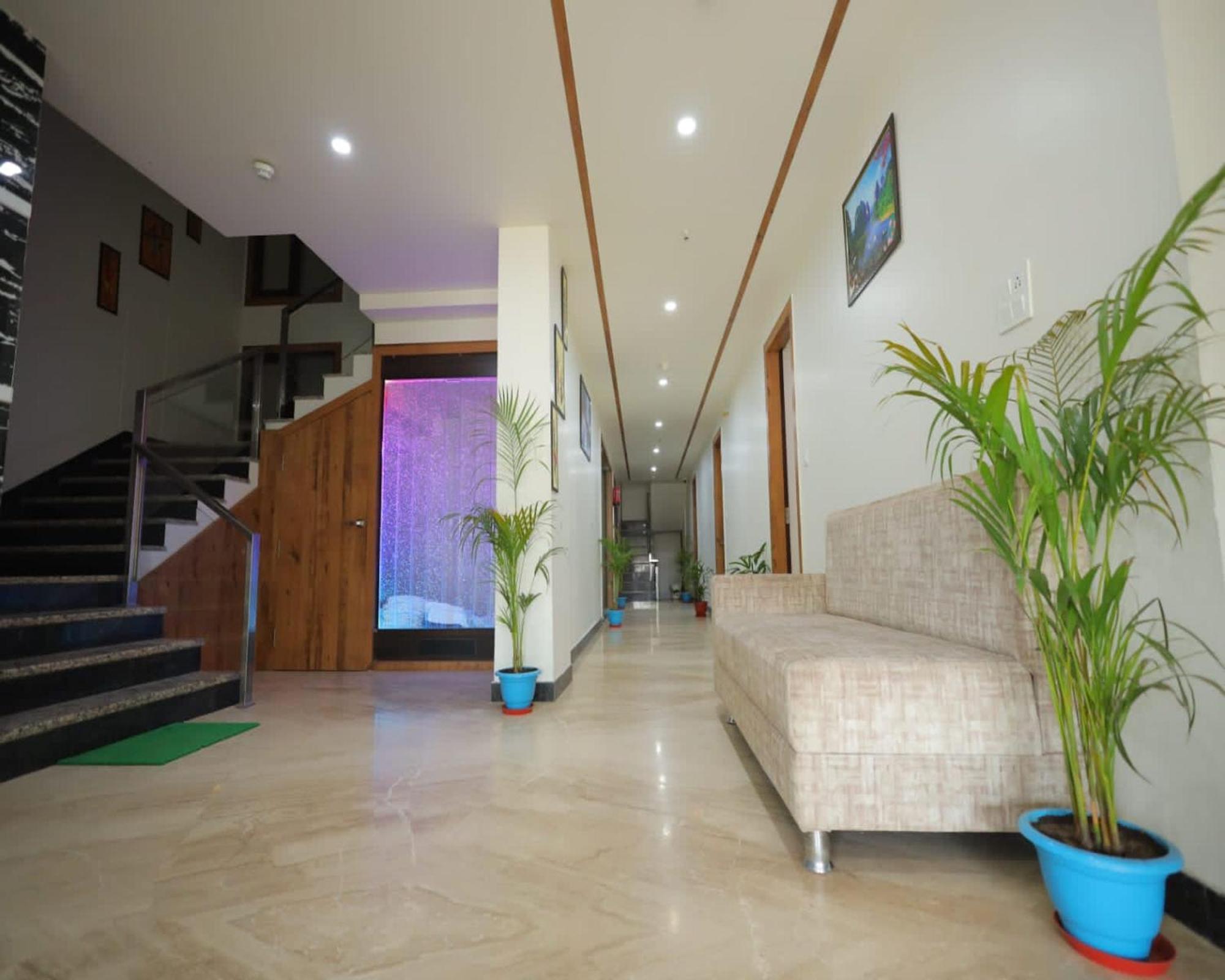 Crown Hotel Agra Near Taj Mahal מראה חיצוני תמונה