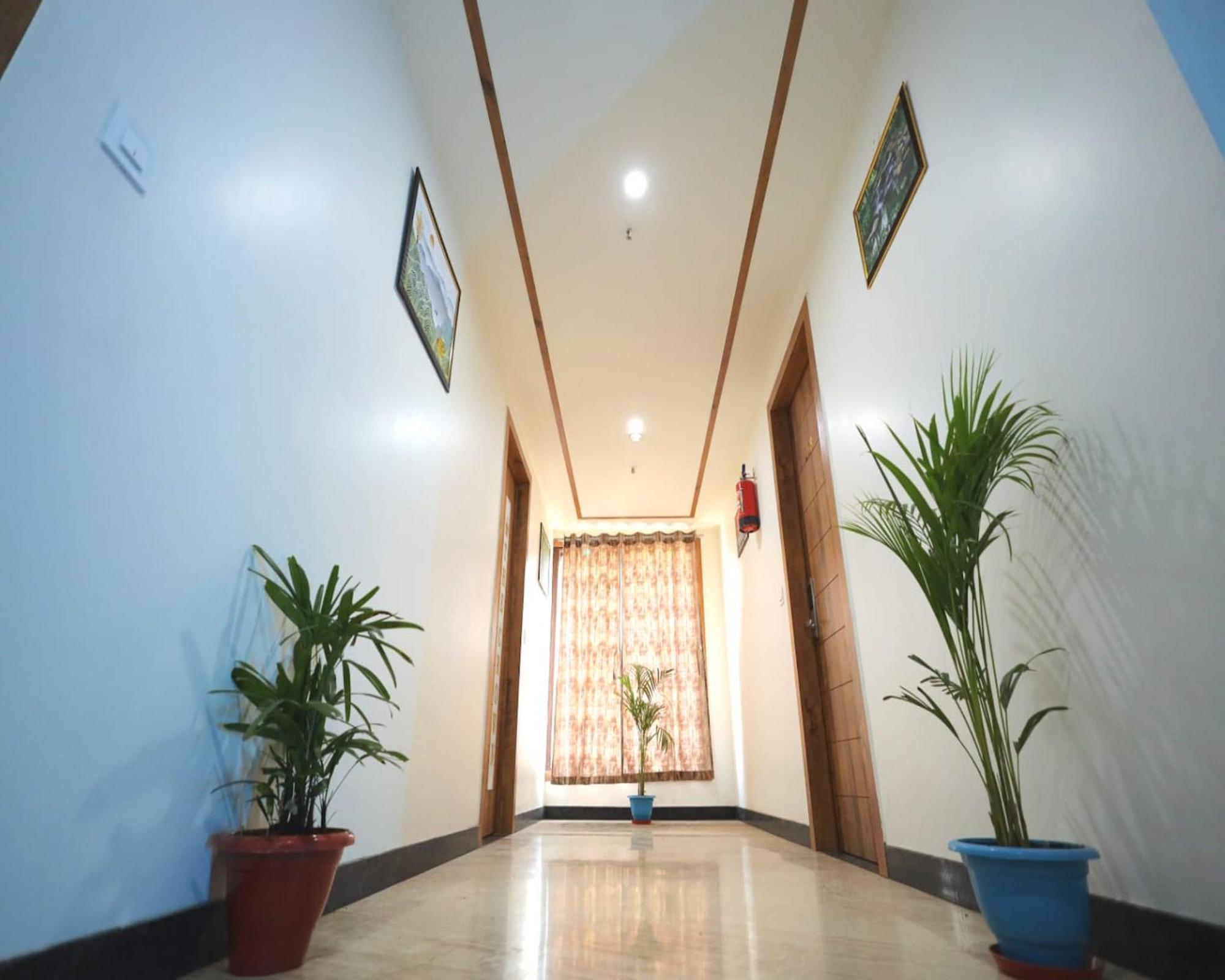 Crown Hotel Agra Near Taj Mahal מראה חיצוני תמונה