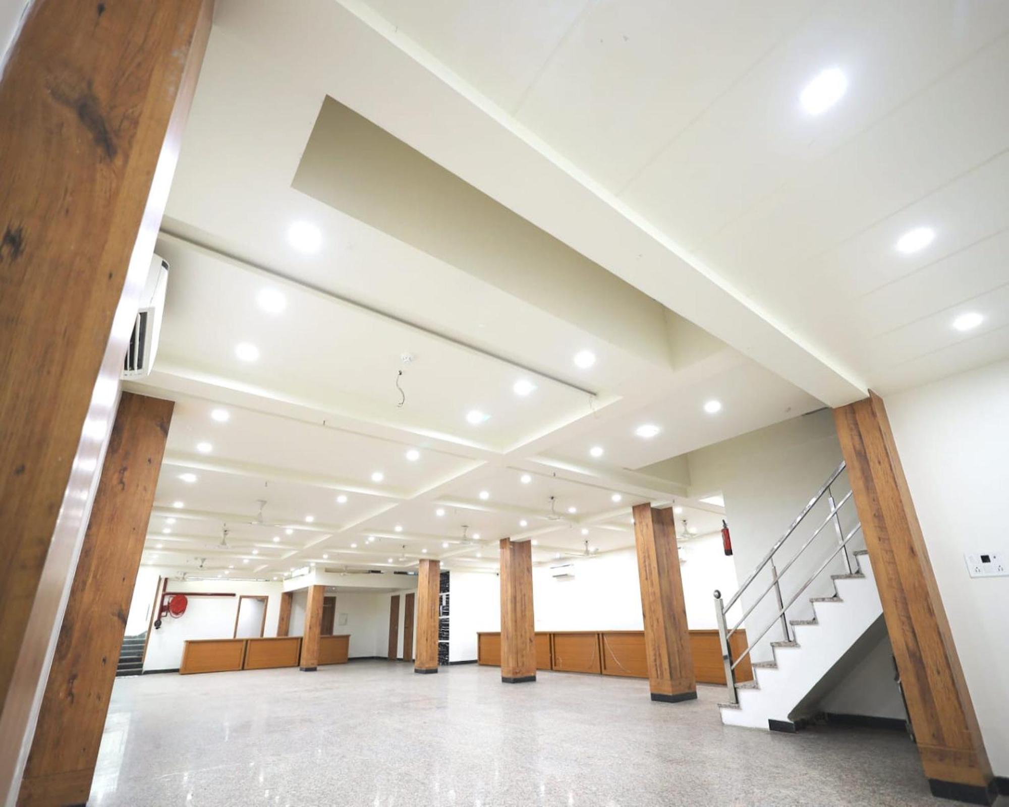 Crown Hotel Agra Near Taj Mahal מראה חיצוני תמונה