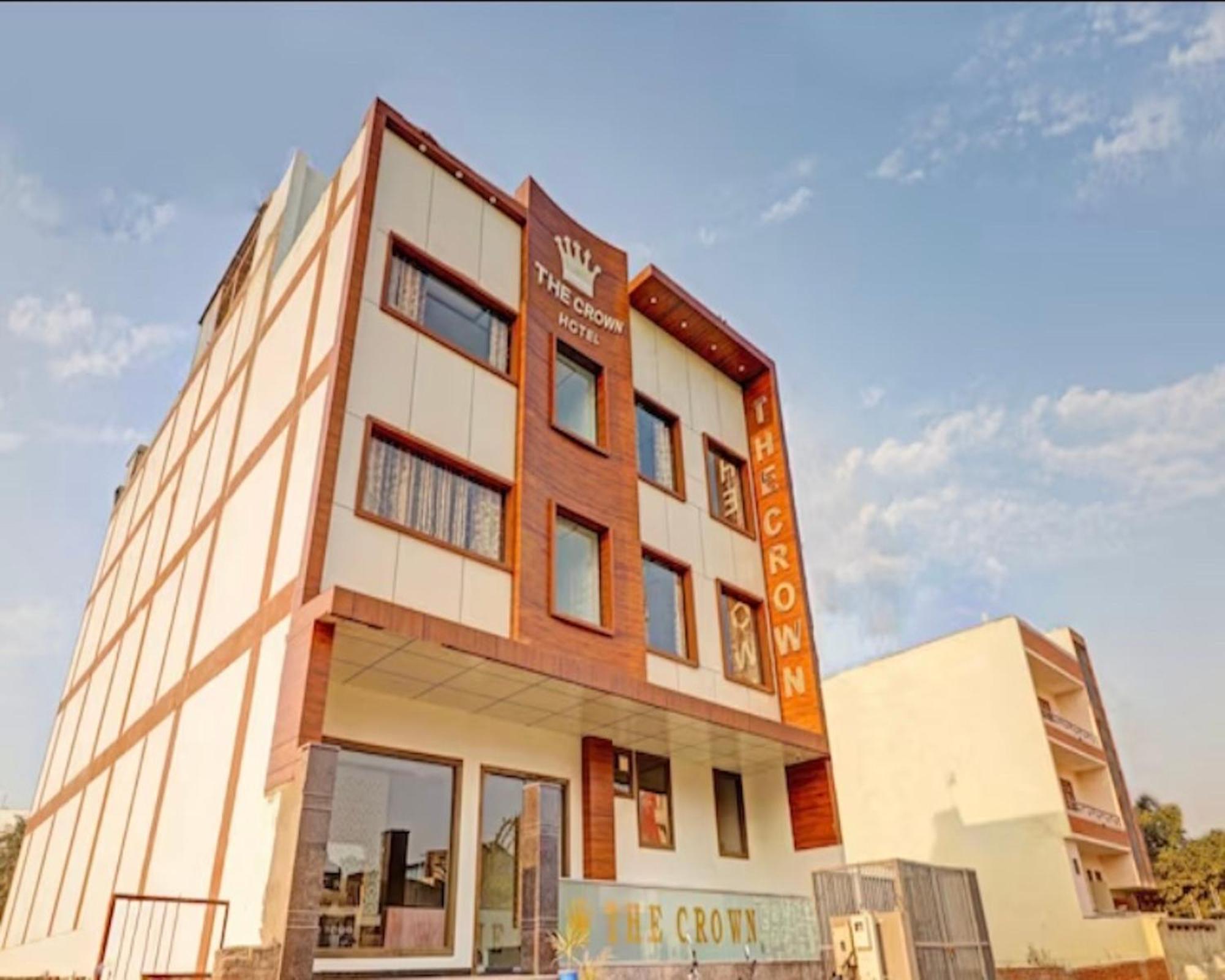 Crown Hotel Agra Near Taj Mahal מראה חיצוני תמונה